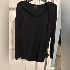 Medium tall active long sleeve tee with hood